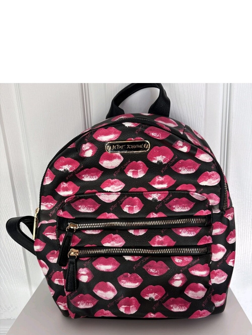 Betsey Johnson Black Mini Backpack with Pink Lip Print NWOT - Picture 13 of 13